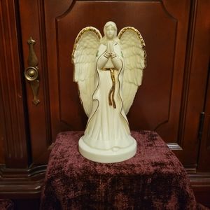 Praying Angel musical figurine